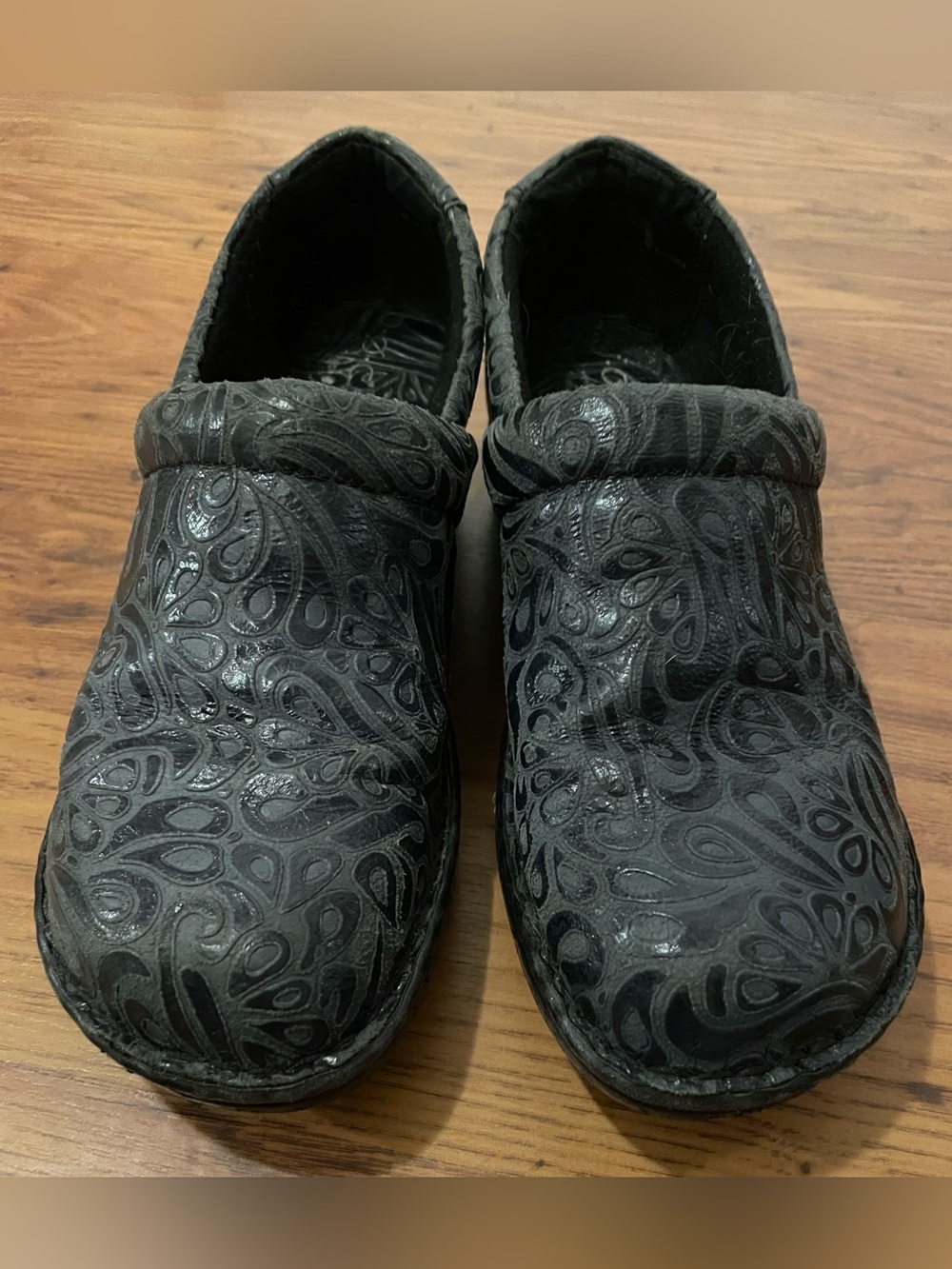 boc Black Paisley-Textured Leather Clogs